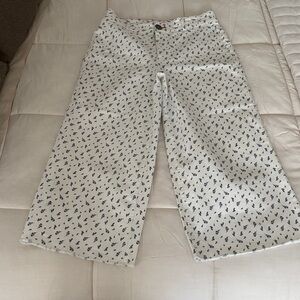 Peace Love World Women’s 12 White Cropped Jeans Floral Print Raw Hem (like new)